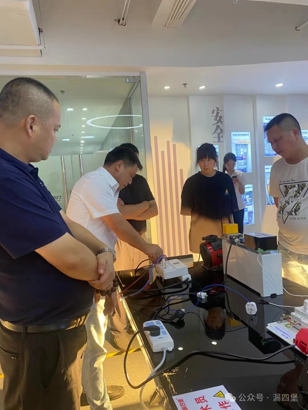 1727335332104713.jpg 1727335332104713.jpg