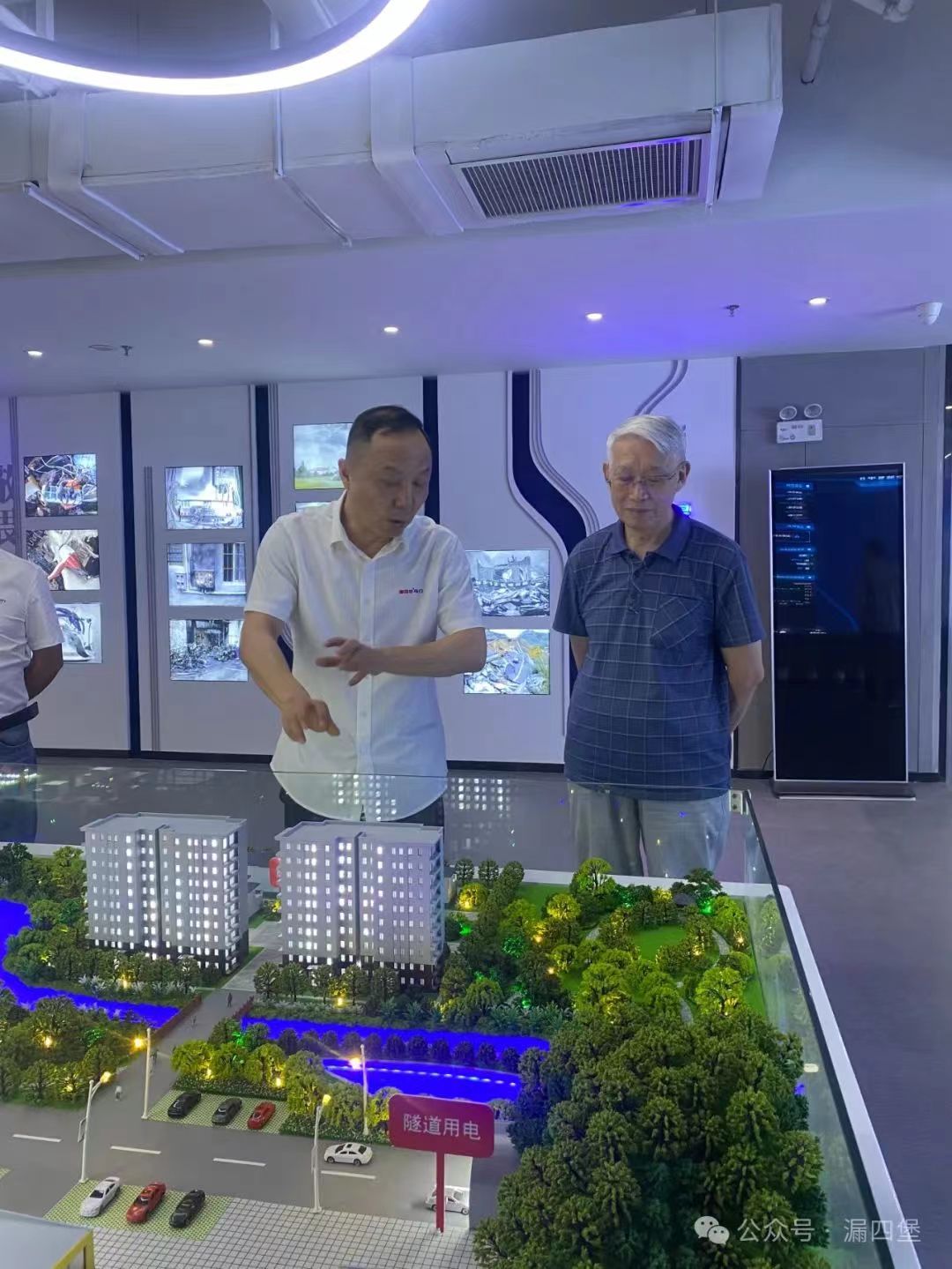 1727578740653480.jpg 1727578740653480.jpg