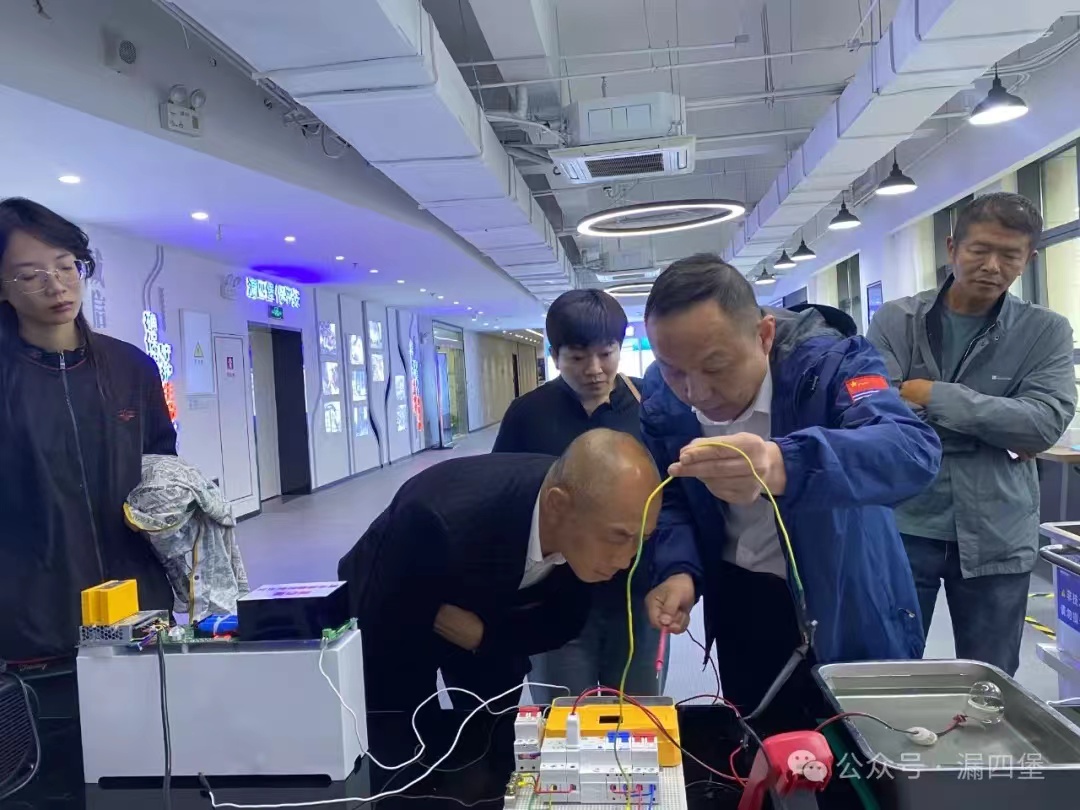 1728696702882151.jpg 1728696702882151.jpg