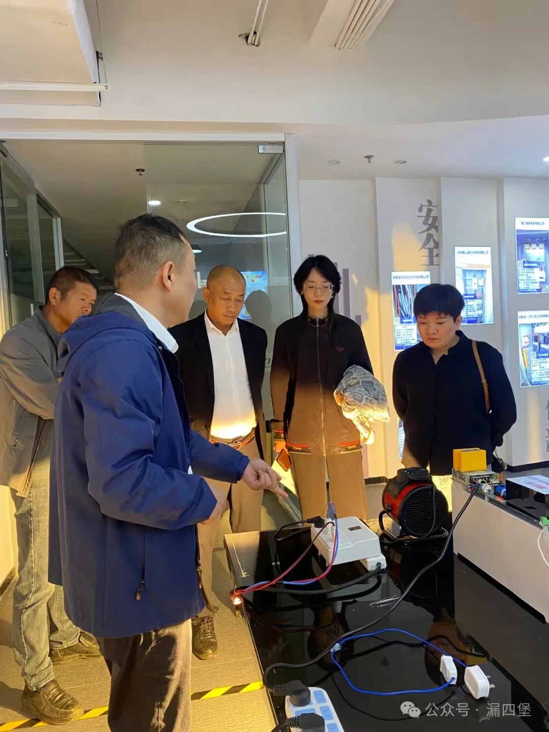 1728696882179614.jpg 1728696882179614.jpg