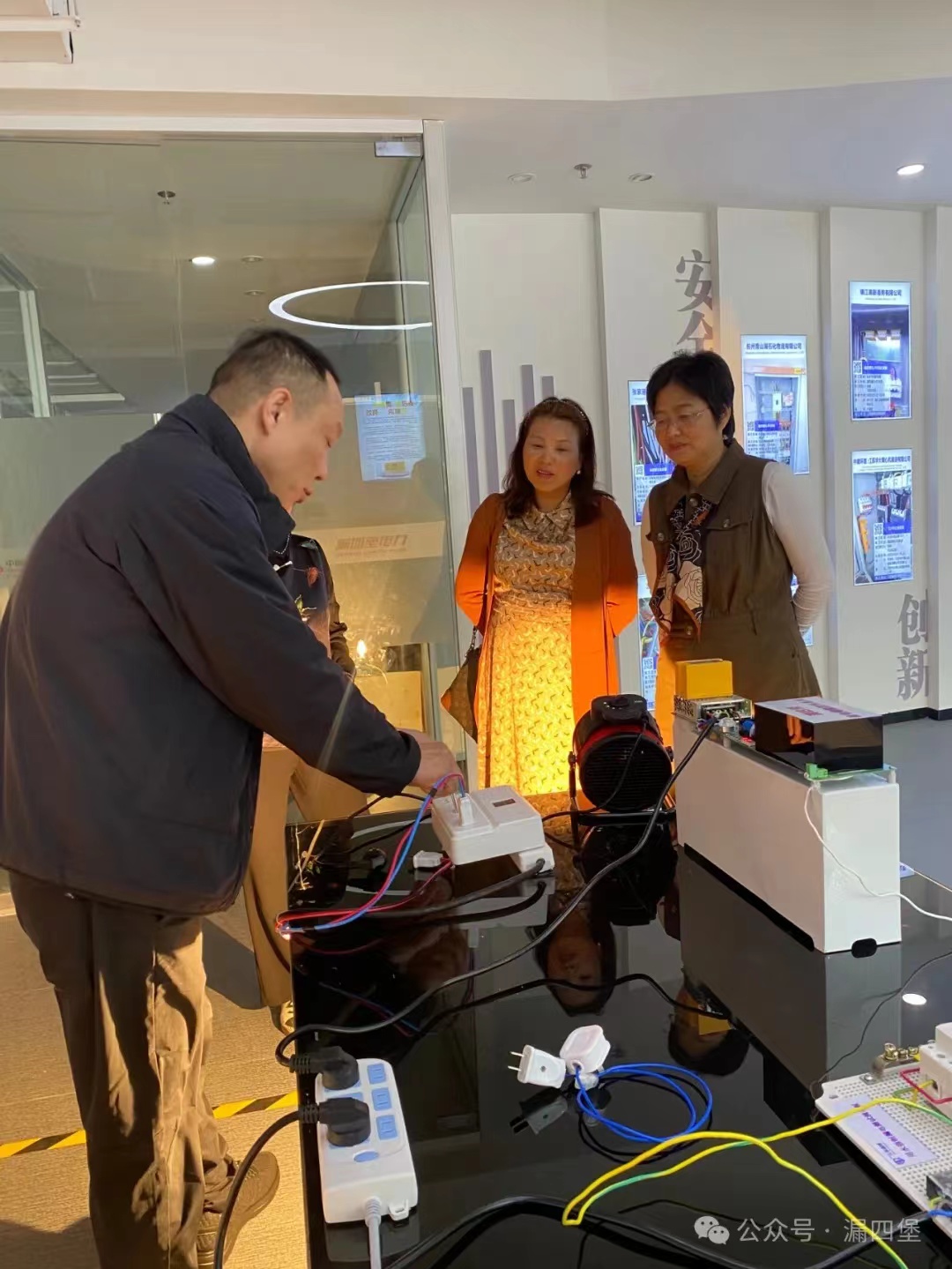 1728697803137318.jpg 1728697803137318.jpg